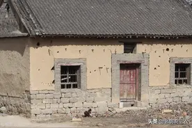 专家称：土坯房的性能很优越，应该发展下去，土坯房有啥优点呢？图片