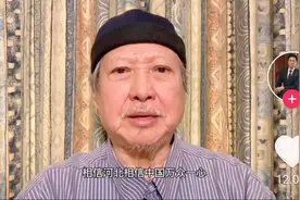 69岁洪金宝罕出镜！头发花白精神矍铄，为冀加油被赞普通话标准图片