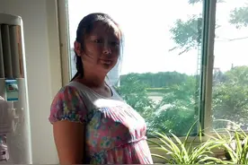 刘萍已经是三个女儿的妈妈，现在为了家庭的香火，又怀了第四胎了图片