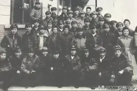72年前，“两航”与国民党政府断绝关系，驾机起义图片