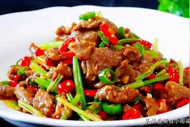牛肉为何一炒就老？大厨教你多加这一步，牛肉又嫩又滑还好吃图片