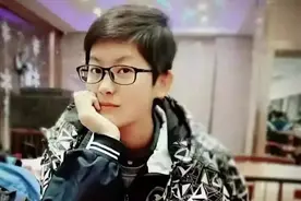 宁夏女孩高考被北大录取，从没玩过手机，有空就帮母亲干农活图片