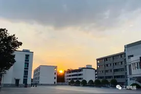 “飞”出两位院士！如皋这所农村中学太牛了！！是你母校吗？图片