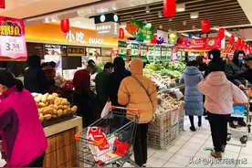 超市囤购东西，6种食物别多买，不耐存储容易坏，随吃随买更划算图片