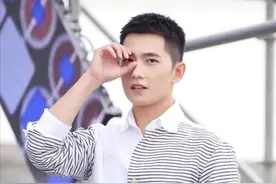 杨洋的寸头造型，展现雕塑般的精致五官图片