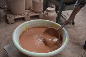 陶瓷酒坛酒缸上釉的几种方法你都知道吗？图片