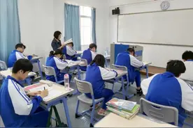 “补课”与“不补课”的孩子差距有多大，看到高考成绩才知道图片