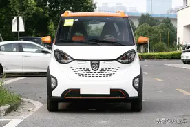 不需半个车位就可停下，好养灵巧代步车，低价远航，实拍宝骏E100图片