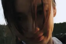 有一种瘦叫baby的双下巴，别人都是连着的，她的却分开着图片