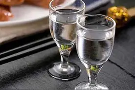 明明是酒精勾兑酒，却说自己是“陈酿”，这种酒你喝过吗？图片