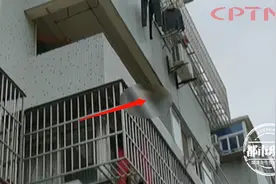 8旬老人半夜不睡觉，在小区里行为怪异，居民说“太辣眼睛”图片