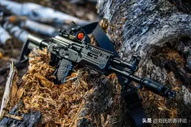 俄军最新的AK-12突击步枪，试装备特种部队，优于95式突击步枪图片