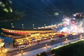 湖南卫视中秋晚会分会场花落广西凌云县浩坤湖 凤凰传奇将参加演出图片