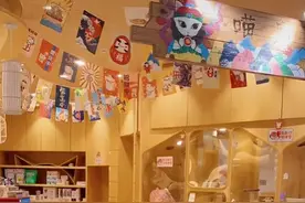 励志！流浪猫2次去猫咖应聘，店主：这是5楼，你怎么找上来的？图片