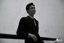 穿假腹肌拍戏，现在的男明星们脸不红吗？图片