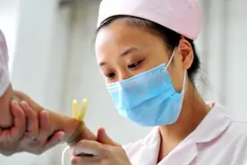 医生：疫情期间要不要推迟打疫苗？对孩子会有什么影响？图片