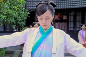 乡下妹要变成贵妇，接受怪婆婆教育改造，结果走路吃饭都成大问题视频封面
