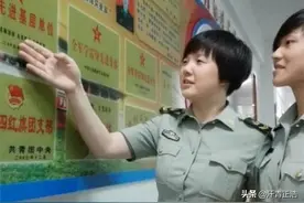 瞒着家人参军，却成为我国首位女士官长，总部为她单独设计军装图片