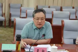 这个领导班子，整体提拔图片