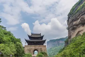 剑门关：唯一未从正面攻破的关隘，蜀国姜维在此抵挡钟会十万大军图片