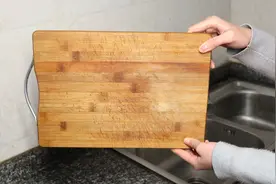 菜板用几个月比地板还脏，简单一个方法，每个缝隙都洗得干净彻底视频封面