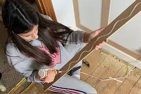 比大人还专业，英12岁女孩在家无聊动手翻新房屋，成果叹为观止图片