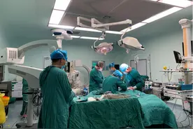 重建乳房的女人们：传统观念束缚下，缺乳比患癌还严重，有的人甚至因此离婚图片