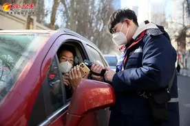 55名停车管理员上岗 乌鲁木齐17处路侧泊位今起收费图片