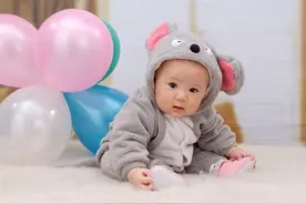 小茗妈妈纸尿裤提示您：您的把尿把便行为很坑娃图片