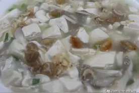 用猪油渣做成的平菇豆腐羹，儿时的口感，营养又美味，太好喝了图片