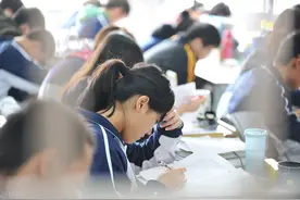 @海南高考生 高考填报志愿热点问题，专家集中解答来了→图片