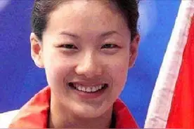 “跳水冠军”伏明霞：2段情史，24岁嫁大26岁富商，6年3娃好幸福图片