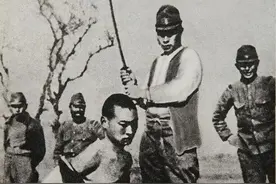 为日本战犯冈村宁次做无罪辩护的中国律师，晚年家破人亡无后而终图片