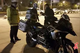 中心城区禁止摩托车通行，武汉交警加大违法查处图片