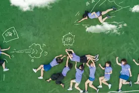 大学同学毕业后差距拉大，导员一语道破，差距在入学时开始拉开图片