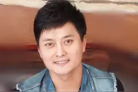 星光大道走出来的云飞，被传大火后抛妻弃女被封杀？如今啪啪打脸图片