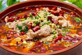 特色美食-手工捶肉，肉片薄如纸，汤鲜美，肉嫩滑，麻辣馋人图片