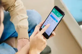 违规收集、使用个人信息，强制用户使用定向推送功能，51款教育类APP被点名图片