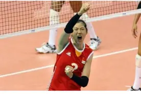 拳拳爱国心！朱婷挡太阳旗拒与日本国旗同框，衣服上自绣五星红旗图片