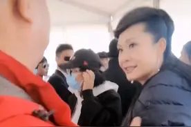 64岁陈寒柏好落魄，与于文华热聊不被搭理？大火时看不起郭德纲图片