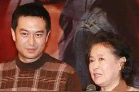 她是张嘉译的“妈”，也是国家一级演员，从未演过主角却越老越红图片