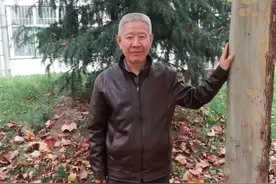一把不锈钢饭叉图片