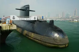 我国首艘核潜艇问世，美国玩具立了大功，厂商却被美送进监狱图片