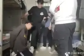 下跪、扇耳光！河南一学生宿舍内被多人殴打，公安、教育部门介入调查图片