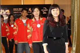跳水掌门人周继红近况：与国羽老公难相聚，儿子被严密保护视频封面