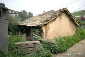 一块宅基地，差点引起兄弟间血案，房子都分好了，为何还刀棒相见图片