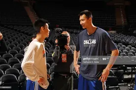 你知道吗？林书豪和易建联在NBA仅有一次交手，阿联只得到两分图片