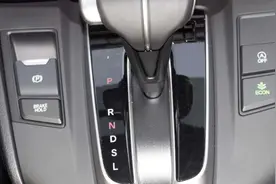 自动挡上P、R、N、D、S、M、L表示啥意思？新手司机要分清图片