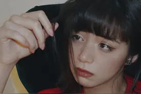 池田依来沙ins分享新面妆，深邃双瞳魅惑力超强图片