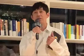 众星齐聚乌镇戏剧节：何炅憔悴痛哭、谢娜秀恩爱、周杰怒追偷拍者图片